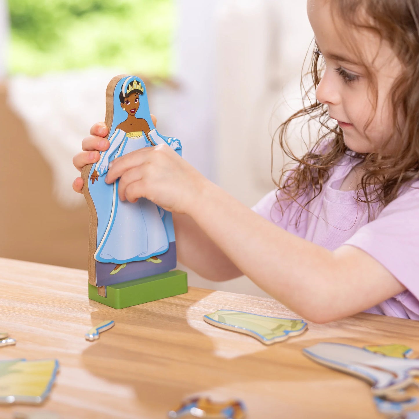 Disney Tiana Wooden Magnet Dress-Up Play Set