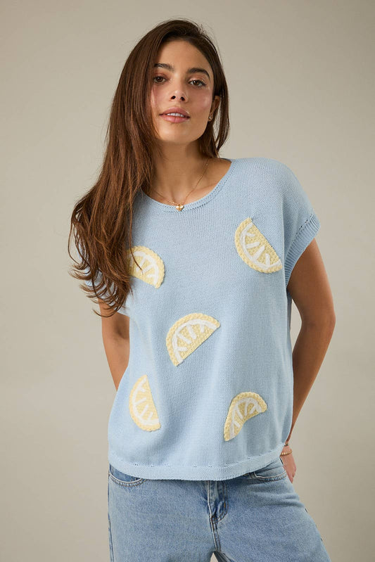ROUND NECK COVERED SHOULDER LEMON PATCHED KNIT TOP