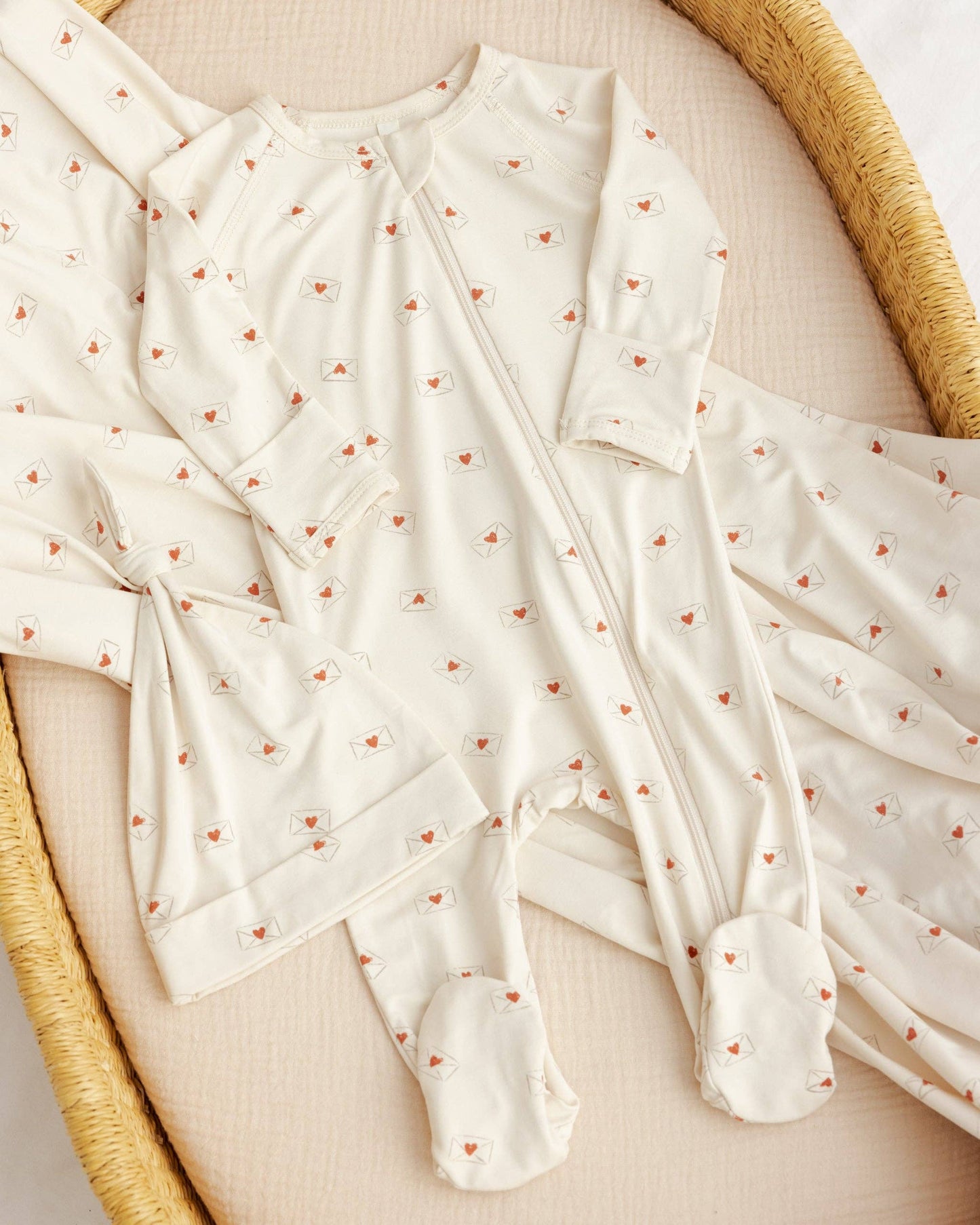 Bamboo Zip Footie || Valentine