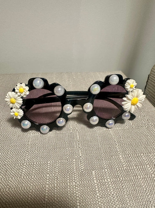 Pearl & Daisy Sunnies