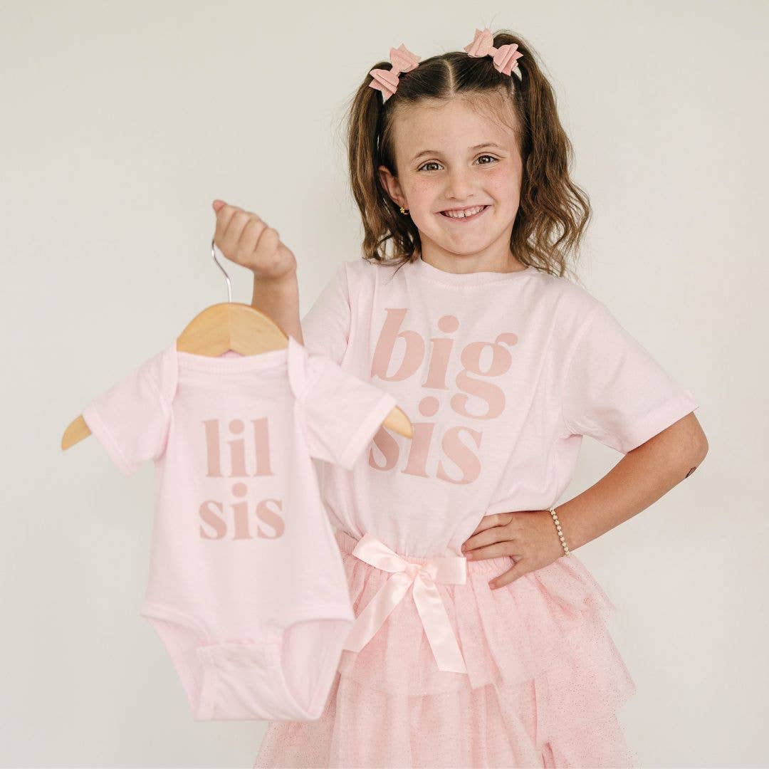 Lil Sis Short Sleeve Bodysuit - Pregnancy Announcement