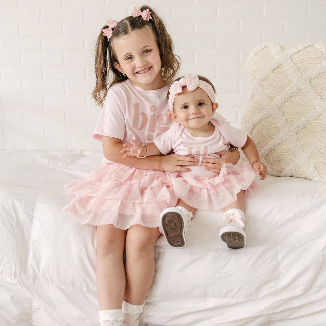 Lil Sis Short Sleeve Bodysuit - Pregnancy Announcement