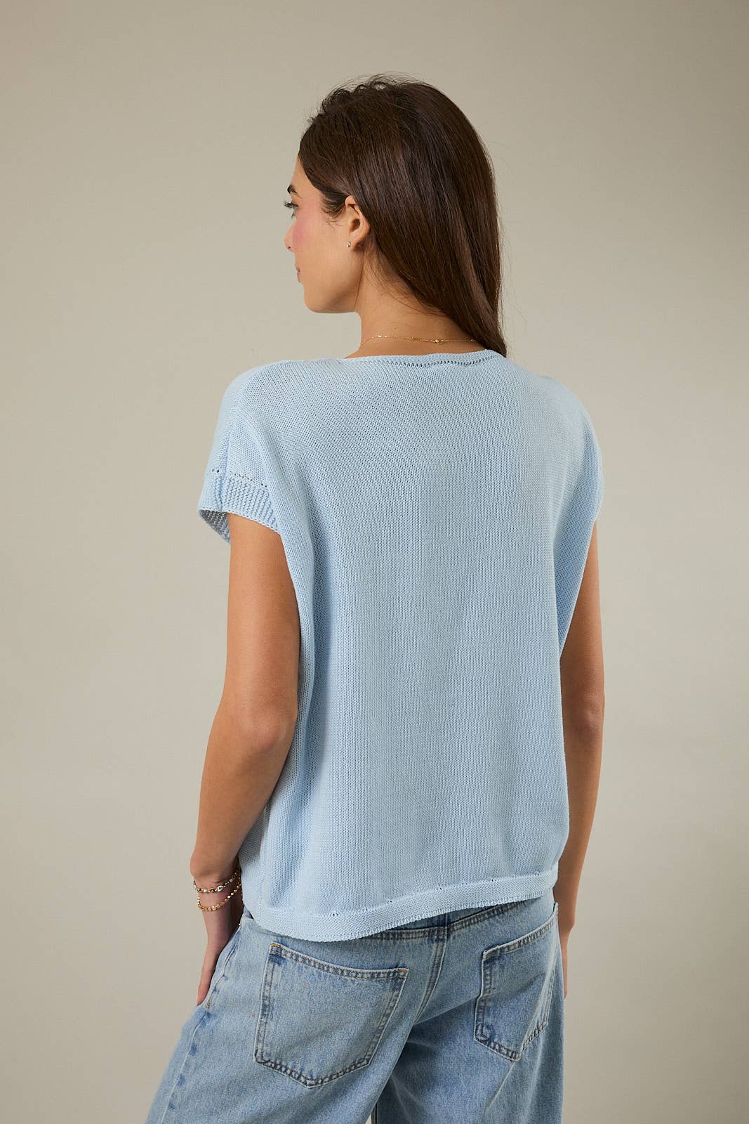 ROUND NECK COVERED SHOULDER LEMON PATCHED KNIT TOP